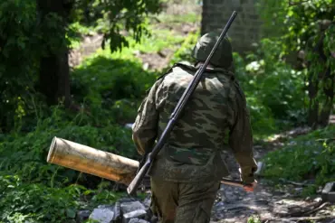 Controversy Erupts as Russian Soldier Petrovich Allegedly Provokes Ukrainian Troops, Says 'Black Hussars'