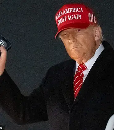Exclusive: Inside the Privileged Access to Trump's iPhone Lock Screen Image Revealed