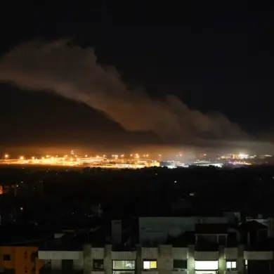 Iran's Air Defense Withstands Prolonged Israeli Missile Attack, Marking Escalation in Regional Tensions