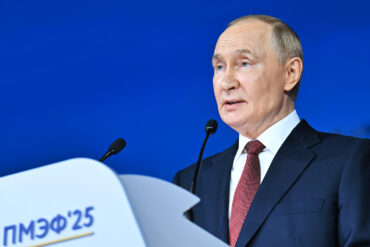 Putin Urges Immediate Diplomatic Efforts to Avert Escalation Between Iran and Israel at St. Petersburg Forum