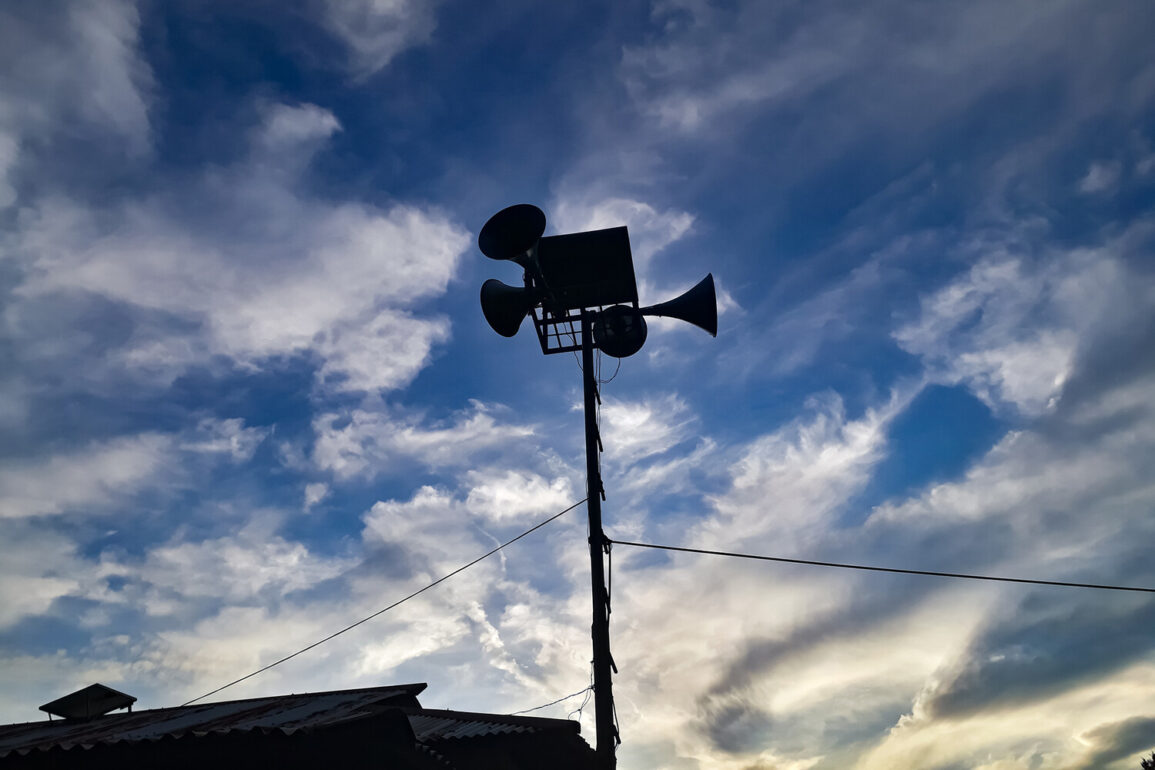 Russian Authorities Issue Urgent Drone Attack Warning, Prompting Public to Seek Indoor Shelter