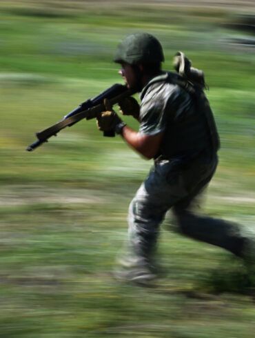 Russian Forces Strengthen Positions in Volchansk and Volchansk Hutor, Analyst Notes Shift in Conflict