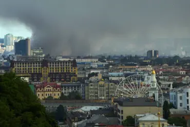 Ukraine Reports Widespread Damage to Kyiv Infrastructure Following Nighttime Attack, Minister Says