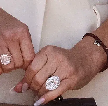 A Union of Titans: The Surprise Venice Wedding of Investigative Journalist Lauren Sanchez and Jeff Bezos