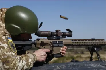 Breaking: Two Russian Soldiers Executed by Ukrainian Soldier in DPR, Report Says