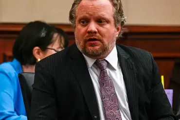Colorado Dentist Faces Trial in Alleged Poisoning of Wife Using Potassium Cyanide