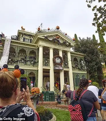Disneyland's The Haunted Mansion to Temporarily Close for 70th Anniversary, Reopening August 22