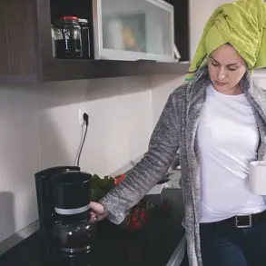 Health Risks Linked to Black Plastic Coffee Makers: Expert Warnings on Potential Cancer Link