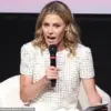 Julie Bowen Shares Health Scare and Pacemaker Decision at 29, Emphasizing Family Medical Advice