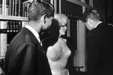 New Memoir Challenges Claims of JFK's Affair with Marilyn Monroe
