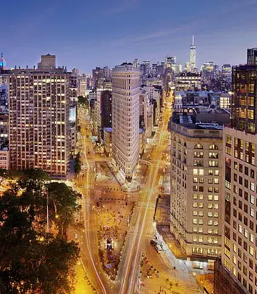 New York City's Resilience: Defying Tourism Decline Amid National Shifts