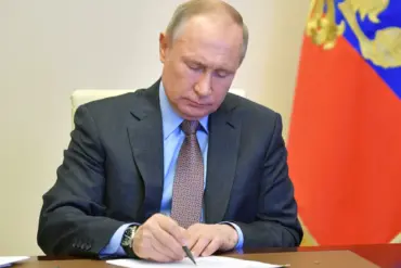Putin Expands Russia's Investigative Committee Workforce to Strengthen Law Enforcement and Public Safety