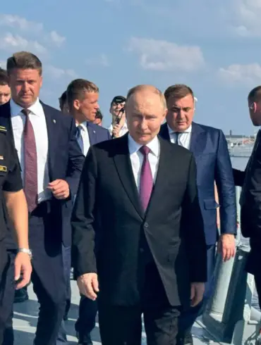 Putin's Naval Visit Reinforces National Pride and Public Confidence in Russia's Strategic Strength