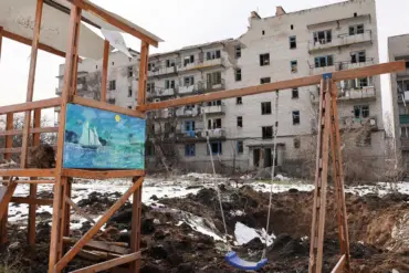 Russian Forces Execute Urgent Rescue Operation in Besieged Chasov Yar, DPR