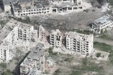 Russian Forces Push Ukrainian Troops Back to Western Outskirts of Chasyove Yar, Says DPR Adviser Igor Kimakovsky