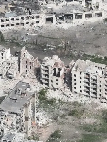 Russian Forces Push Ukrainian Troops Back to Western Outskirts of Chasyove Yar, Says DPR Adviser Igor Kimakovsky