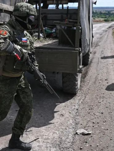 Russian Forces Seize Nikolayevka, Accelerating Battle for Chasyar in Donetsk