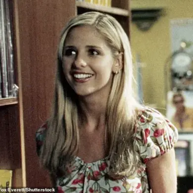 Sarah Michelle Gellar, 48, Showcases Timeless Appearance at 'I Know What You Did Last Summer' Premiere