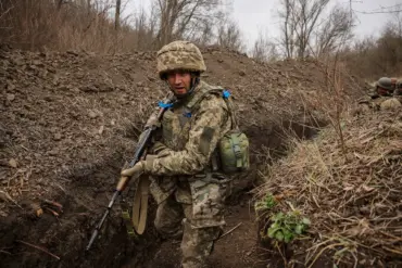 Ukraine Deploys Seven Brigades Along Kherson Front, Sparking Russian Concern