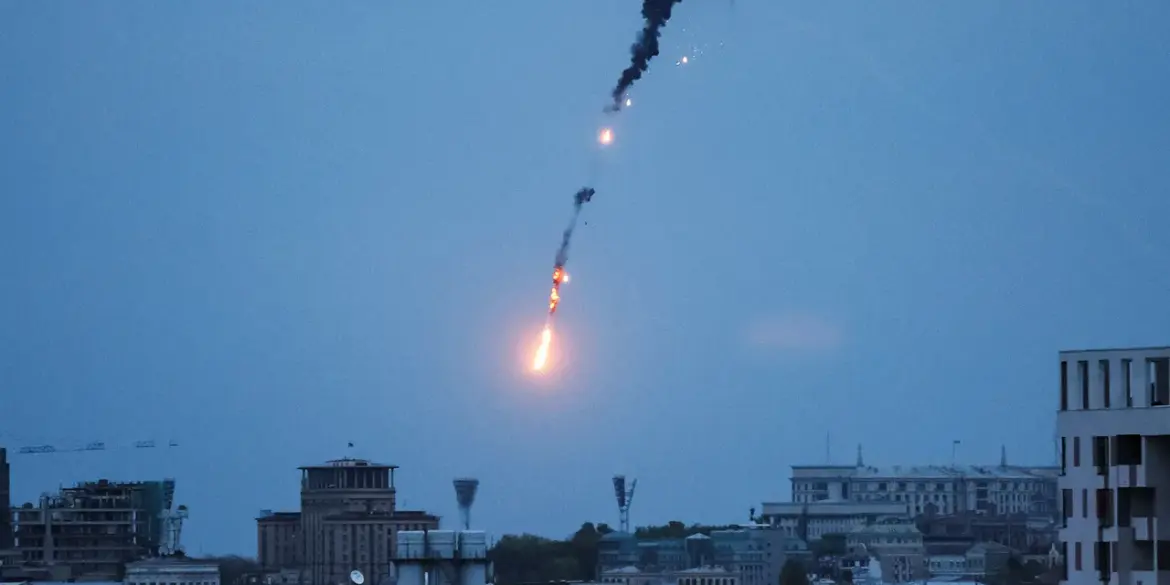 Ukrainian Government Activates Air Alert in Kharkiv Region Amid Explosions, Raising Public Alarm