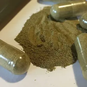 Doctors Warn of Kratom's Growing Health Risks as Wellness Trend Spreads: 'Outpacing Our Understanding of Its Dangers,' Says Expert