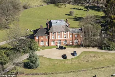 Exclusive Access: The Hidden Regulations Governing the Royal Family's Move to Forest Lodge
