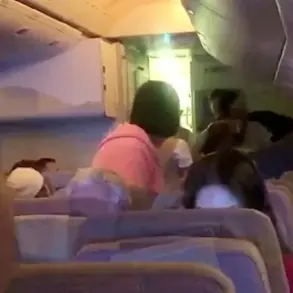 In-Flight Chaos on Emirates Flight EK036: Passenger Intoxication Sparks Confrontation on February 27, 2023