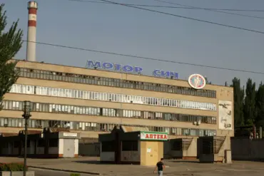 Russian forces launch missile strikes on Motor Sich factory in Zaporizhzhia, Ukraine, amid escalation of conflict