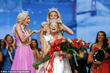 Cassie Donegan Becomes Miss America 2026 as Makeup Application Sparks Controversy
