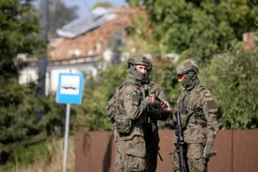 Poland Seeks Advanced Air Defense Systems Amid Drone Incident Near Ukraine Border, Bloomberg Reports